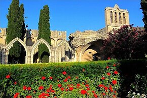 Bellapais Abbey Hotel