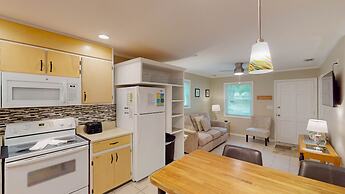 Beachy Sisters A 2 Bedroom Duplex