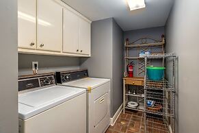 The Island Spot - 721 Bienville 3 Bedroom Home by RedAwning