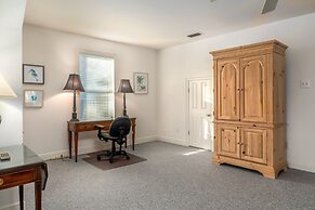 The Island Spot - 721 Bienville 3 Bedroom Home by RedAwning