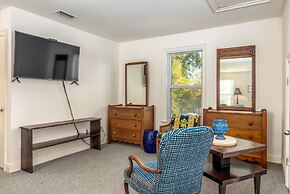 The Island Spot - 721 Bienville 3 Bedroom Home by RedAwning