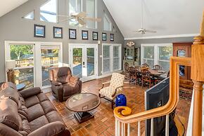 The Island Spot - 721 Bienville 3 Bedroom Home by RedAwning