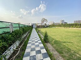 GoBravo 71: 2Bhk Farm with Pool & Garden Sector 150 Noida