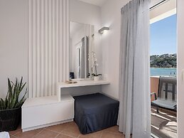 Elena SeaFront Luxury Apartments