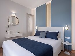 Elena SeaFront Luxury Apartments