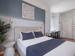 Elena SeaFront Luxury Apartments