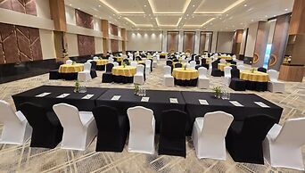 D Square Statue of Unity Kevadia, a member of Radisson Individuals