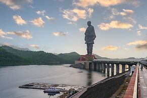 D Square Statue of Unity Kevadia, a member of Radisson Individuals