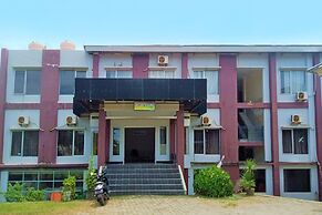 OYO 91876 Hotel Putri Gading 2