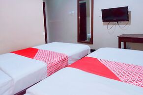 OYO 91876 Hotel Putri Gading 2