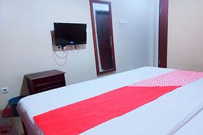 OYO 91876 Hotel Putri Gading 2