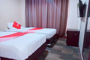 OYO 91876 Hotel Putri Gading 2