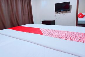 OYO 91876 Hotel Putri Gading 2