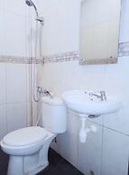 OYO 91876 Hotel Putri Gading 2