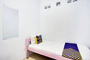 OYO Life 91626 Rr Kost Putri Syariah