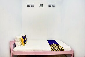 OYO Life 91626 Rr Kost Putri Syariah