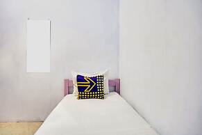 OYO Life 91626 Rr Kost Putri Syariah