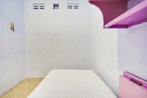 OYO Life 91626 Rr Kost Putri Syariah