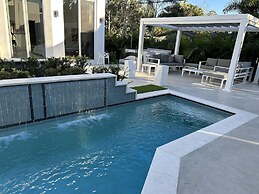 Men Only Clothing Optional Guesthouse near Wilton Manors