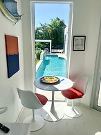 Men Only Clothing Optional Guesthouse near Wilton Manors