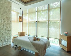 Kimpton Grand Roatan Resort And Spa by IHG