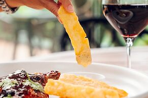 Kimpton Grand Roatan Resort And Spa by IHG