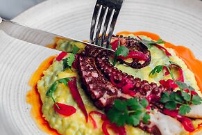 Kimpton Grand Roatan Resort And Spa by IHG