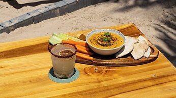 Kimpton Grand Roatan Resort And Spa by IHG