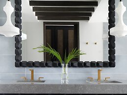 Kimpton Grand Roatan Resort And Spa by IHG