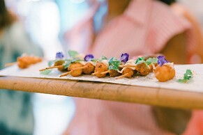 Kimpton Grand Roatan Resort And Spa by IHG