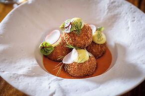 Kimpton Grand Roatan Resort And Spa by IHG