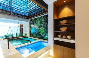 Kimpton Grand Roatan Resort And Spa by IHG