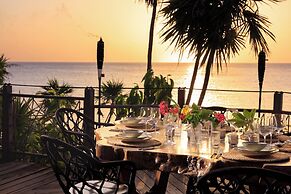 Kimpton Grand Roatan Resort And Spa by IHG