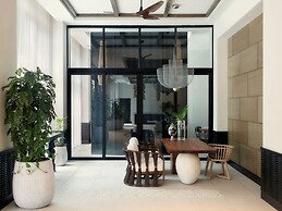 Kimpton Grand Roatan Resort And Spa by IHG