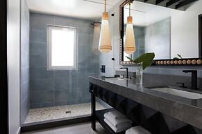 Kimpton Grand Roatan Resort And Spa by IHG
