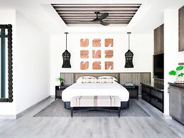 Kimpton Grand Roatan Resort And Spa by IHG