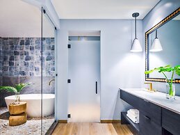 Kimpton Grand Roatan Resort And Spa by IHG