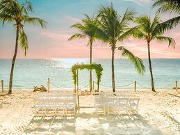Kimpton Grand Roatan Resort And Spa by IHG