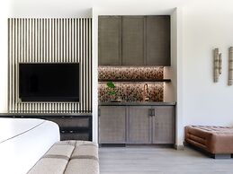 Kimpton Grand Roatan Resort And Spa by IHG