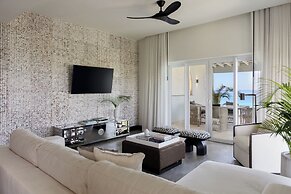 Kimpton Grand Roatan Resort And Spa by IHG