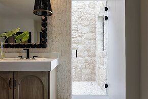 Kimpton Grand Roatan Resort And Spa by IHG