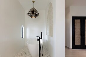 Kimpton Grand Roatan Resort And Spa by IHG