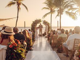Kimpton Grand Roatan Resort And Spa by IHG