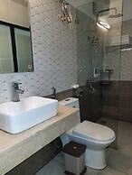 Luxury Airport Hotel & Travel