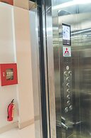 Luxury Airport Hotel & Travel