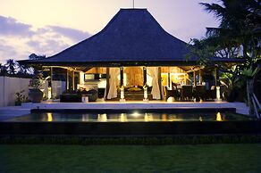 Aventus Luxury Beachfront Villa Gianyar