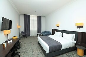 Pine Astoria Hotel