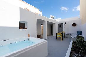 Villa Tholos with Private Jacuzzi