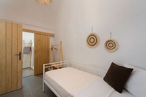 Villa Tholos with Private Jacuzzi