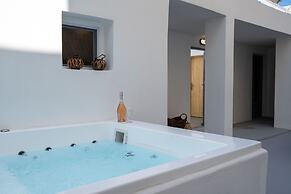 Villa Tholos with Private Jacuzzi